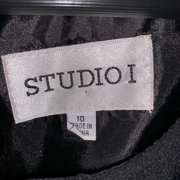 Studio I Black and White Floral Midi Dress - Picture 7 of 11